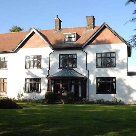 The Nyton Guesthouse Ely Bagian luar foto