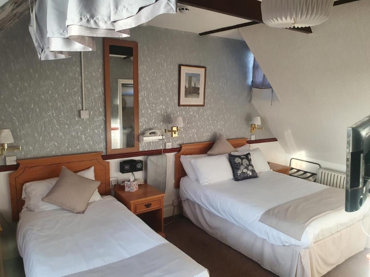 The Nyton Guesthouse Ely Bagian luar foto