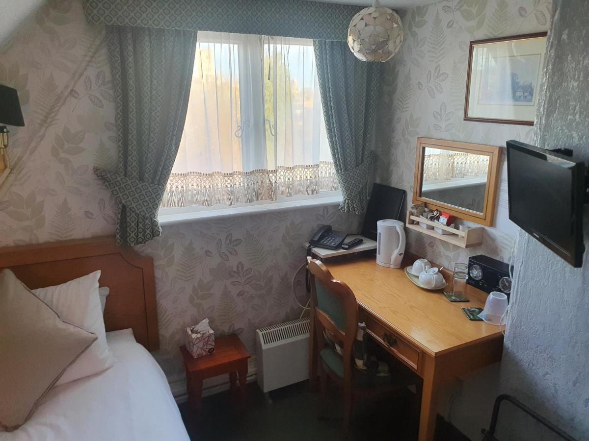 The Nyton Guesthouse Ely Bagian luar foto
