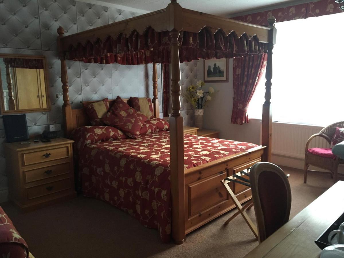 The Nyton Guesthouse Ely Bagian luar foto