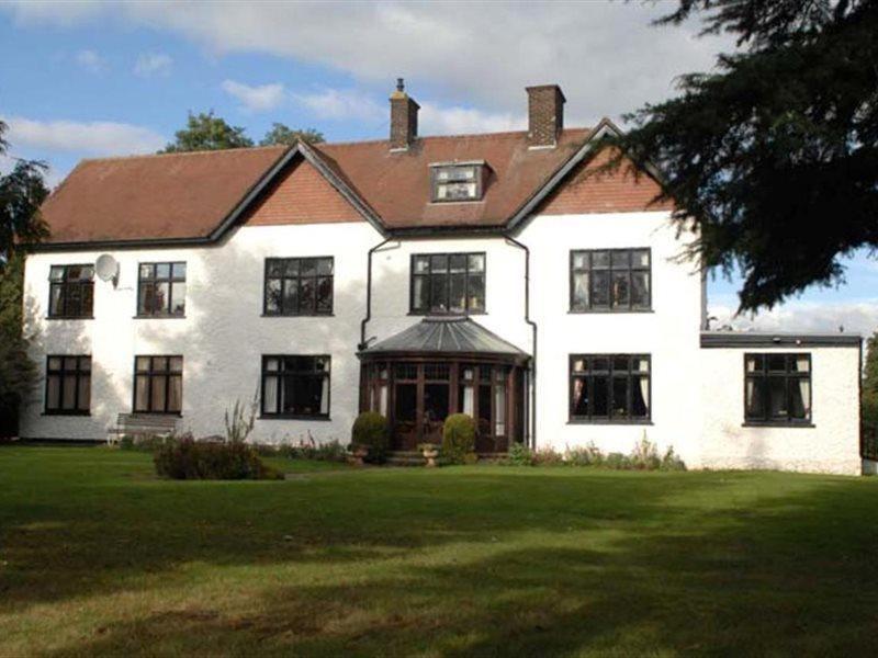 The Nyton Guesthouse Ely Bagian luar foto