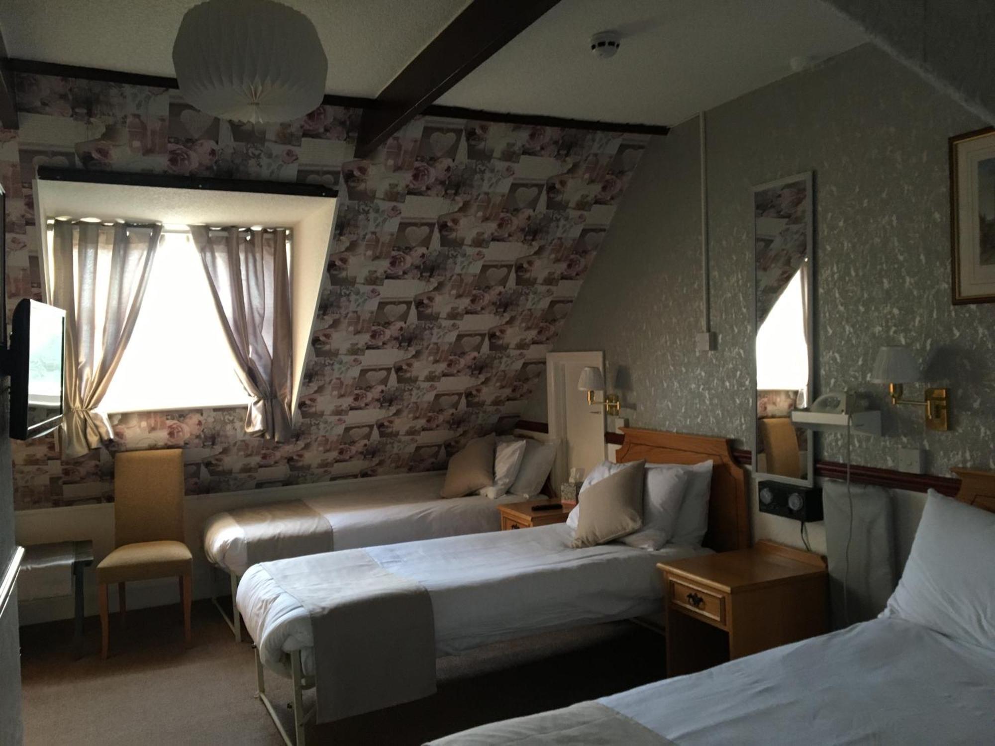 The Nyton Guesthouse Ely Bagian luar foto