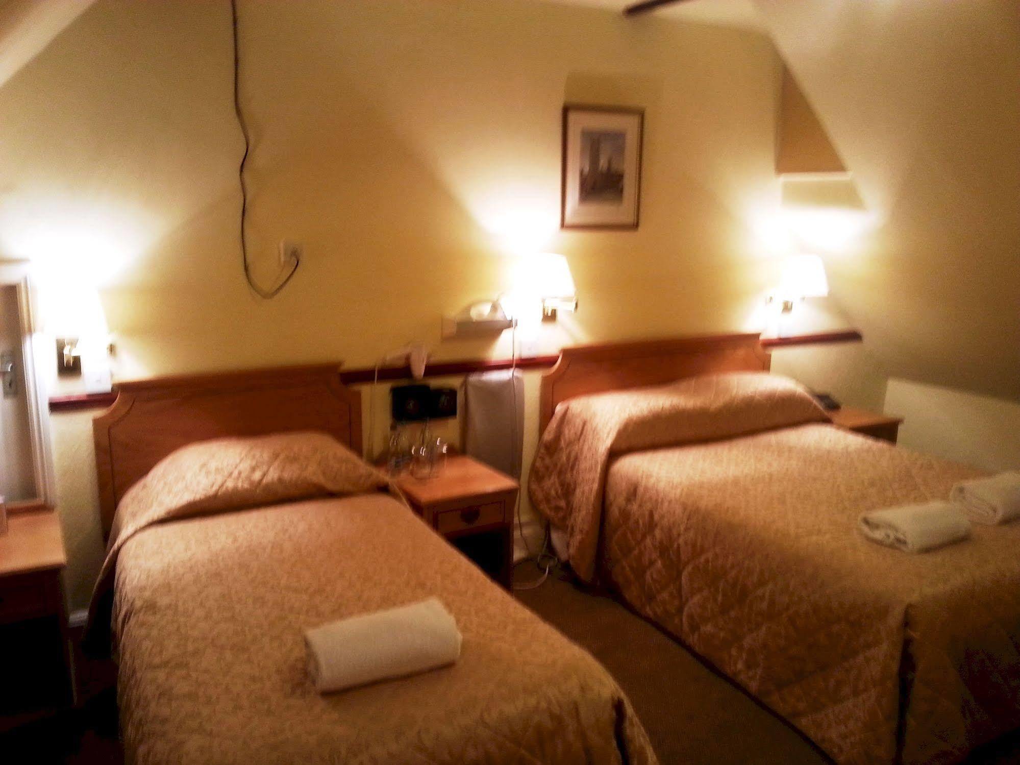 The Nyton Guesthouse Ely Bagian luar foto