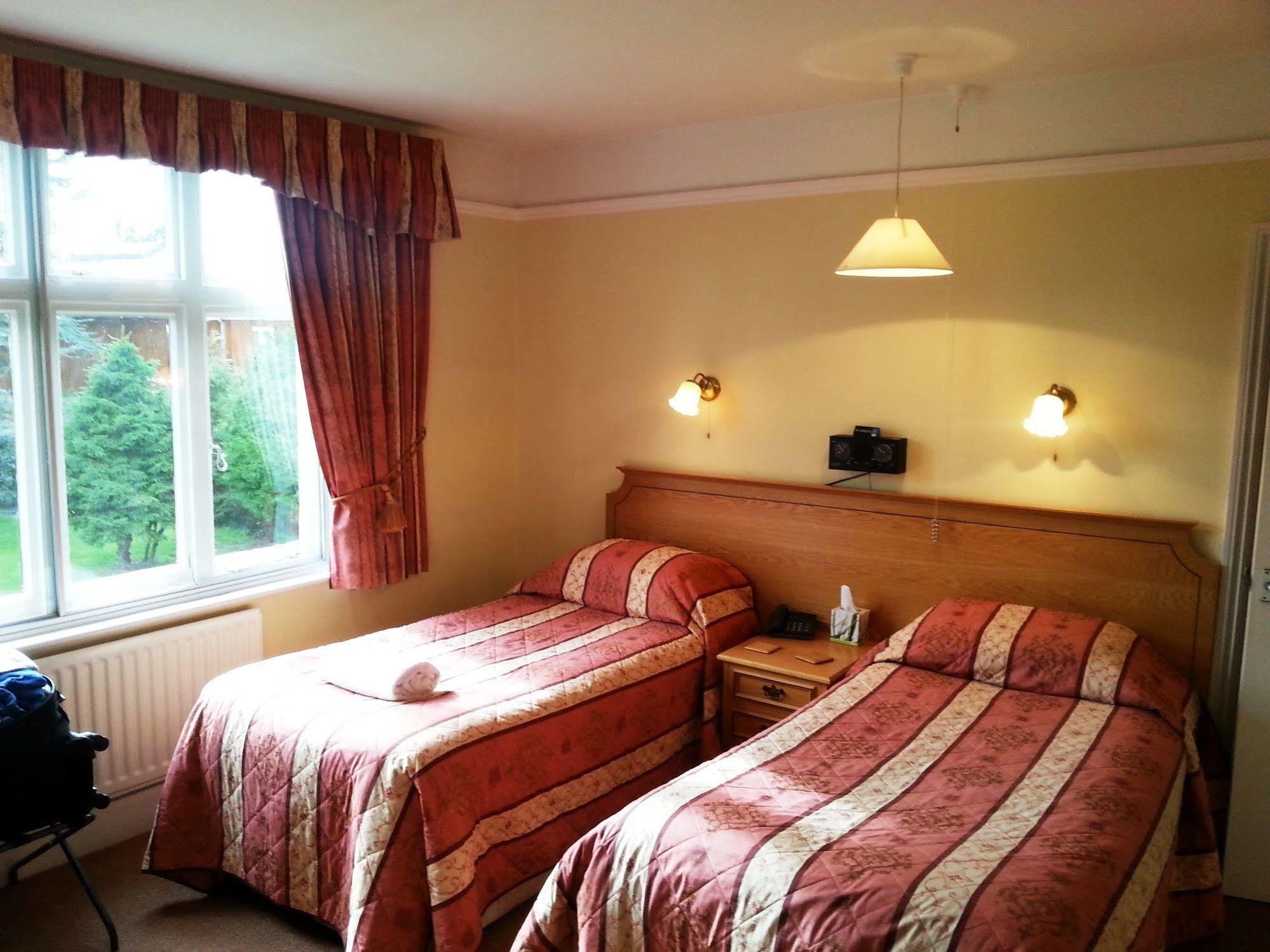 The Nyton Guesthouse Ely Bagian luar foto