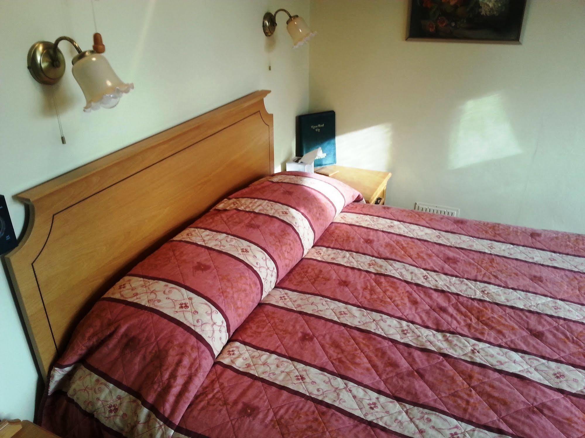 The Nyton Guesthouse Ely Bagian luar foto
