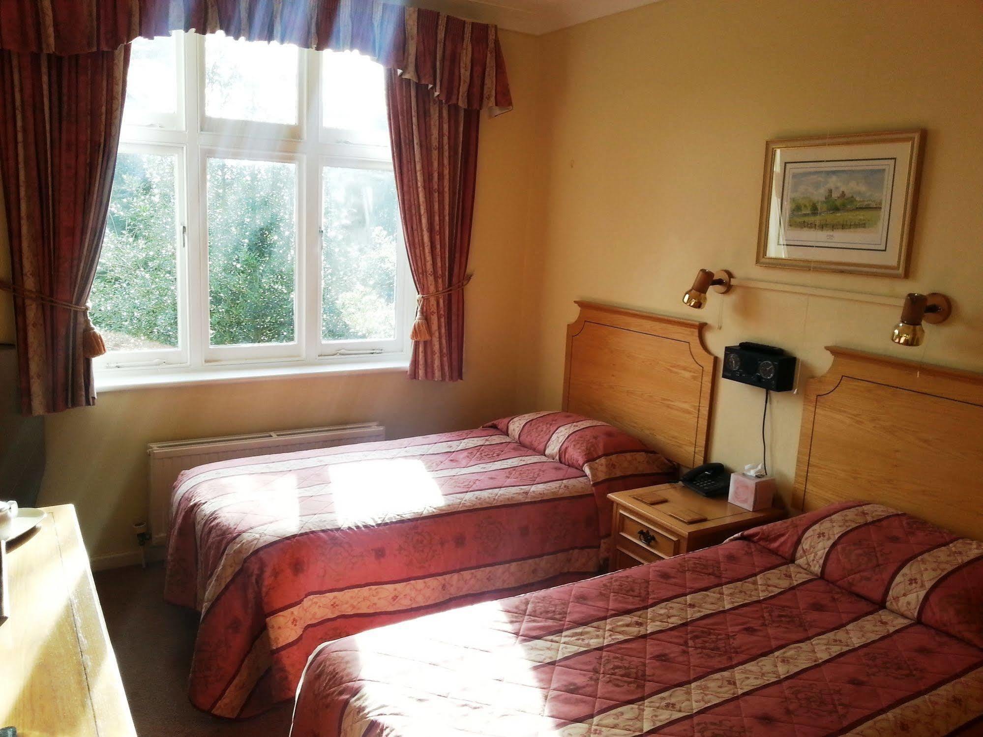 The Nyton Guesthouse Ely Bagian luar foto