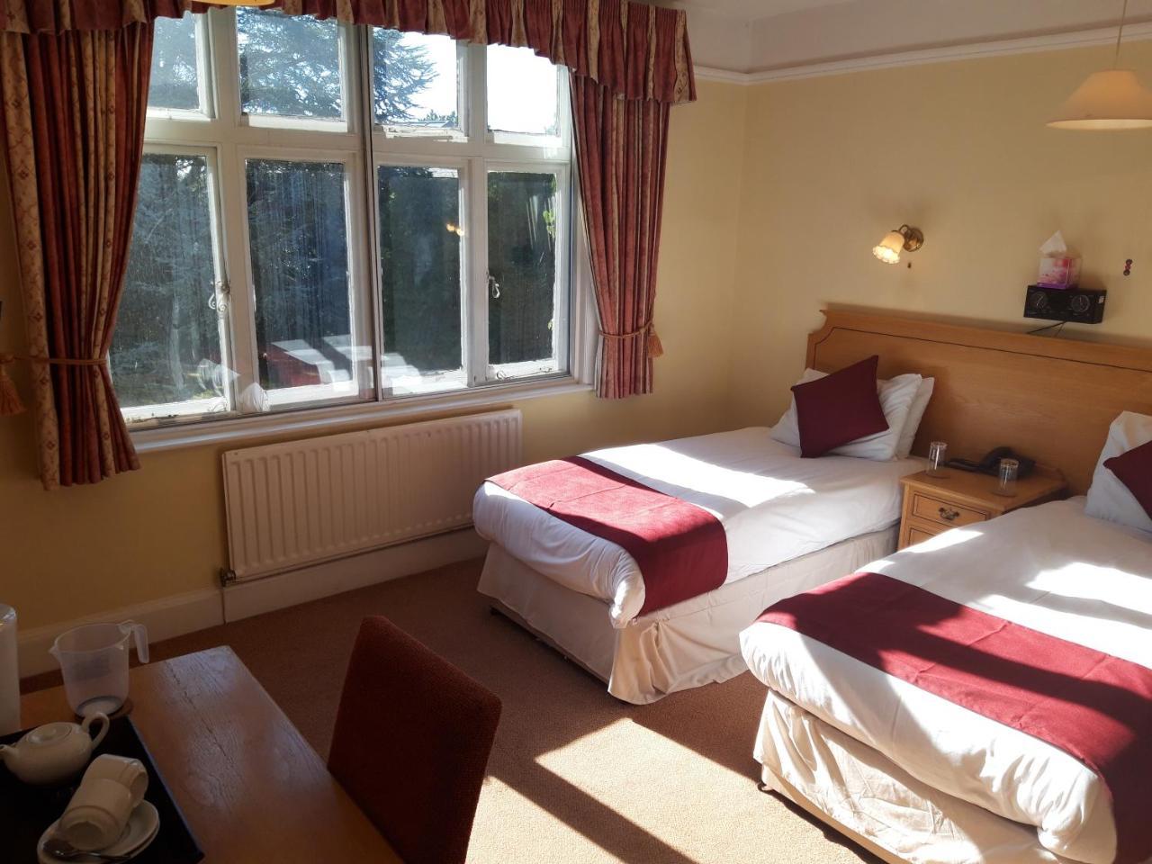 The Nyton Guesthouse Ely Bagian luar foto
