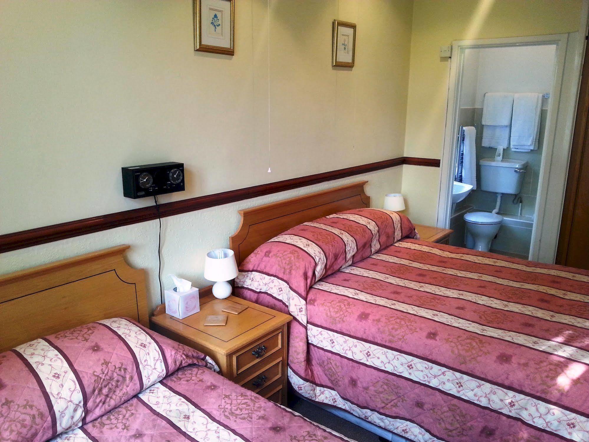 The Nyton Guesthouse Ely Bagian luar foto
